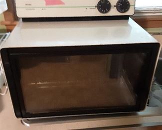 Rival electric convection oven in good working order
