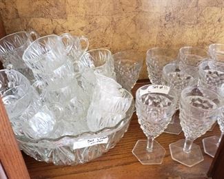 Punch Bowl & Cups
Glassware