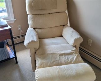 Lazy boy chair $100