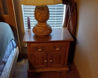 2 Nightstands