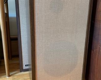 BUY IT NOW $200 Set of 2, Vintage Advent Loudspeakers