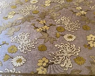 BUY IT NOW $150 Area Rug measures 90' x 127"