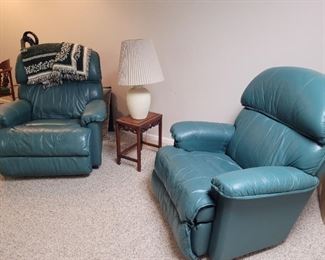 Leather reclining chairs