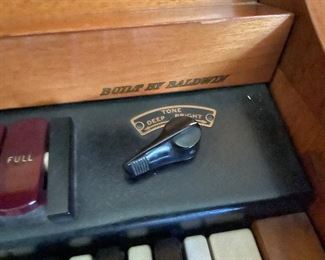 Baldwin Model 51 Tube Organ with 27 Vacuum Tubes 12-AX7 tubes inside, working