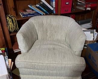 2 pairs vintage swivel chairs. 