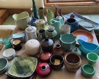 Large selection of vintage pottery. 