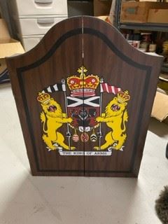 Vintage "the King of Arms' Dart Board