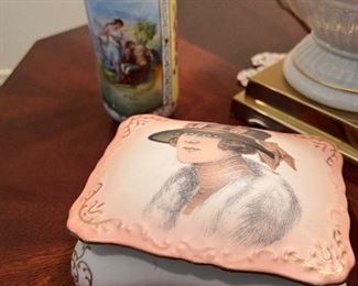 Decorative accessories 