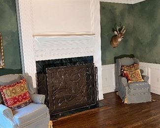 Pair chairs
Quality fireplace screen 