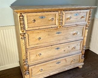 Pine dresser