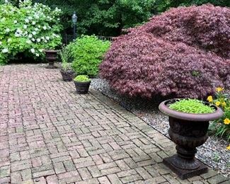  Nice outdoor planters and furniture 