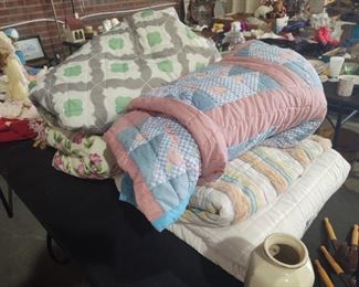 Quilts & Bed Spreads