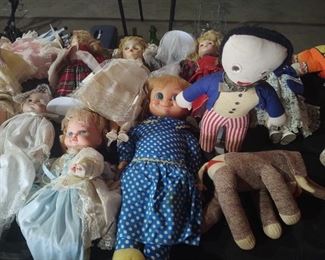 Lots of Vintage Dolls