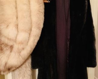 Mink coat and two fox stoles. Medium sized 
