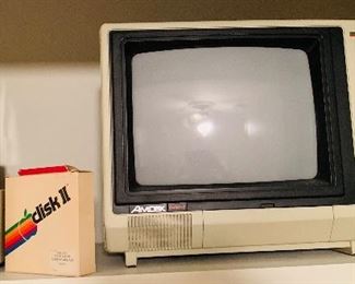 Amdek Color Monitor that goes with vintage Apple computer