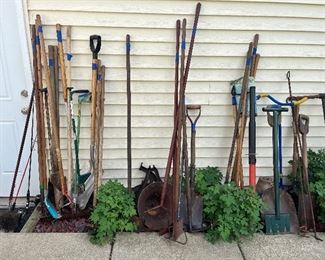 lots of great vintage yard tools 