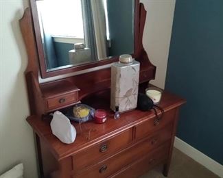 Antique dressing table with mirror