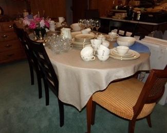 Dining Table and matching Chairs - Dish Set