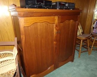 Stereo Cabinet with Drawers inside