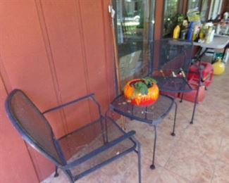 Outside furniture - decor Pot - Gas Cans - Air Tank