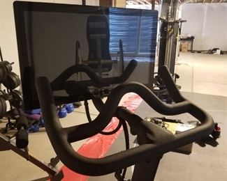 2021 Peloton with New Leather shoes and petal grips