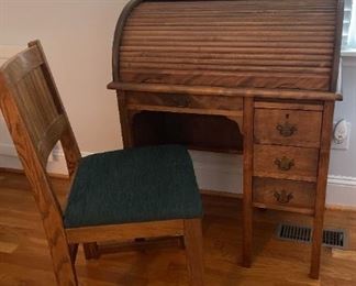 Beautiful Antique Roll Top Desk And Chair