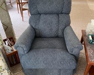 3 recliners 
