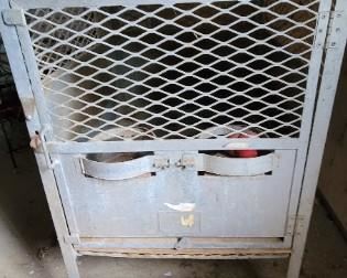 Heavy duty dog crate