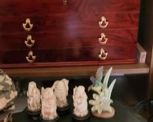 Raising the flag
Fancy Humidor w/accessories
Bose Radio