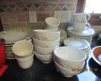 Set of Williams Sonoma dinnerware made in Italy