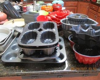 Muffin and Pineapple upside down cake pans