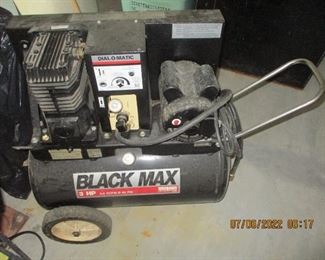 Black Max air compressor 