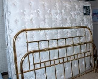 KING Mattress set / Brass Headboard