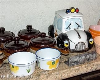 Tables of Vintage Glass - Crystal - Ceramics