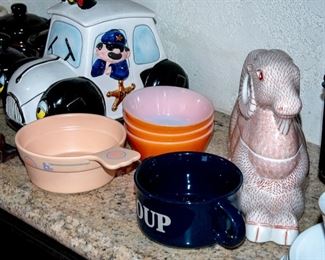 Tables of Vintage Glass - Crystal - Ceramics