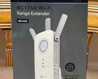 TP-LINK AC1750 Wi-Fi Dual Band Plug In Range Extender - White (RE450) — Brand new, never used
