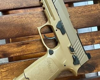 Sig Sauer M17 Airsoft Pistol 