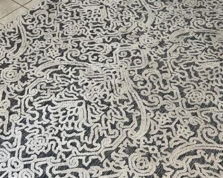 Indoor/Outdoor Rug (white & gray)