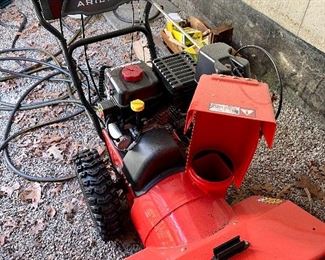 Ariens ST2 4LE Deluxe 24