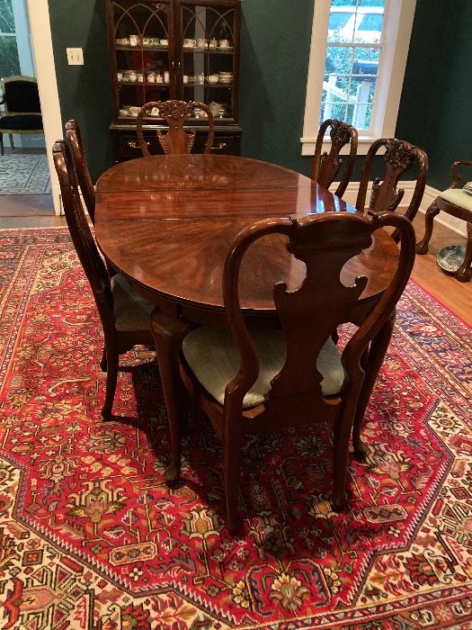 LOT 58  Mahogany Dining table and 8 QA Chairs     1000