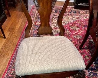 LOT 58  Mahogany Dining table and 8 QA Chairs     1000