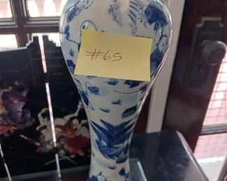 Lot 65   Blue and white decor vase   20.00