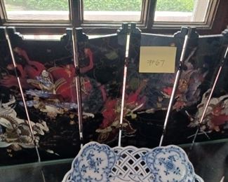 Lot 66   Meissen Bowl -  Price 80.00                                                 
 lot 67     small black lacquer table screen  60.00