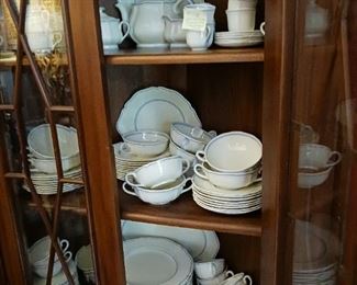 Lot 138  Set Royal Doulton "The Durham Dinnerware "                Price  300 set