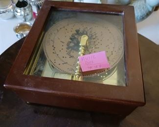 Lot 184  Newer Music Box     30