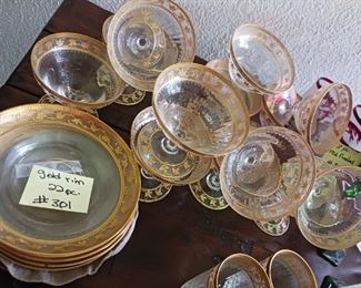 Lot 301  Gold rim sherberts w saucers 22 pc    110 all