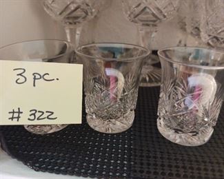 Lot 322       3 small tumblers   12 