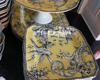 lot 355  Grouping yellow transfer dishes 18 pcs   50 all