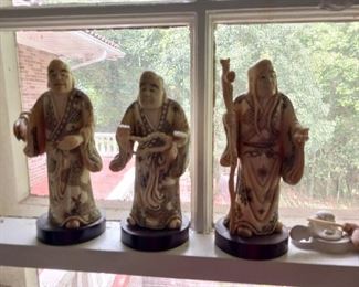 Bone or resin Figures   10 each