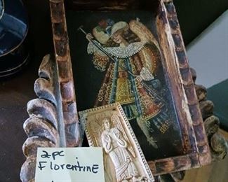 Lot 424  2 Pieces Florentina decor    20